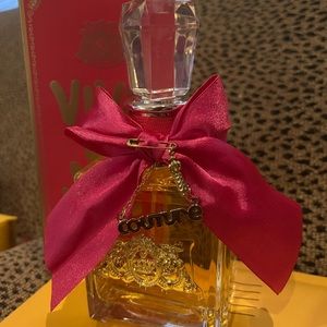 Viva la juicy by Juicy couture perfum